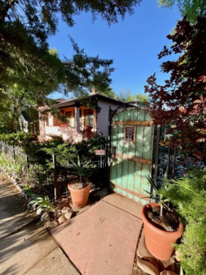 The Pleasant Street Casitas - Historic & Modern Charm